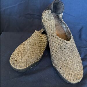 bernie mev. Woven Slip-On Flats in Metallic Taupe